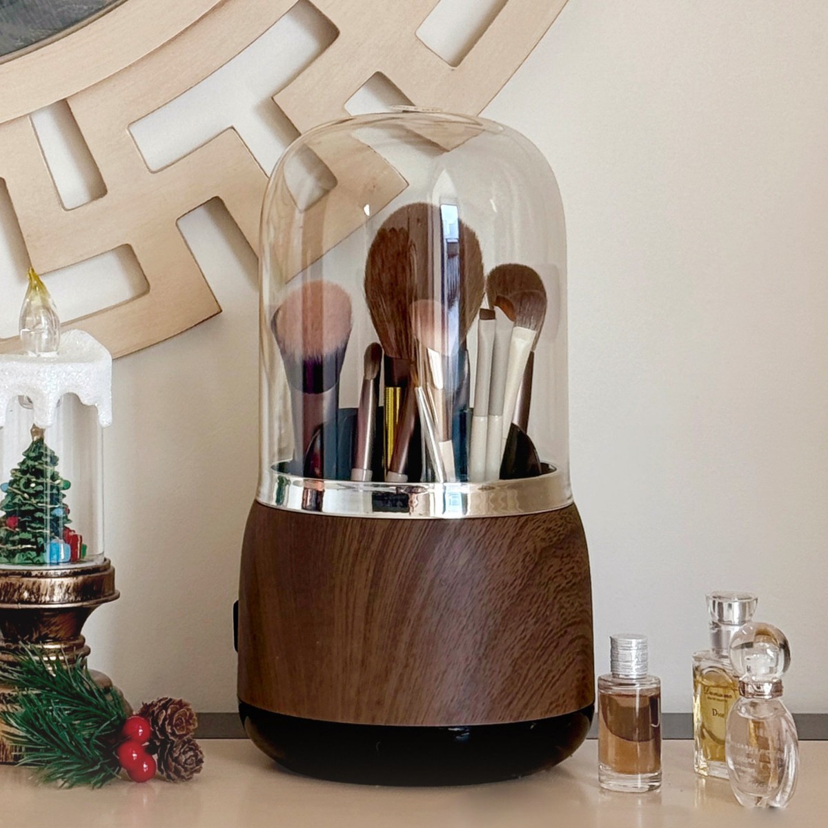 Luxury Skincare And Makeup Brands - Hafif Lüks Makyaj Fırçası Tutucu, Masaüstü,